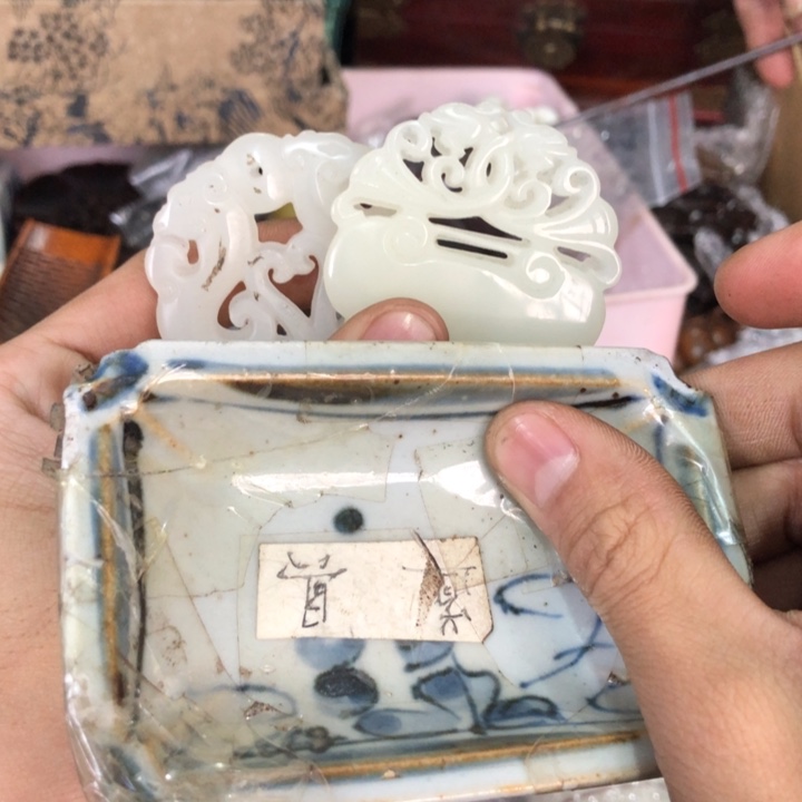  陶瓷孤品单件车里拍