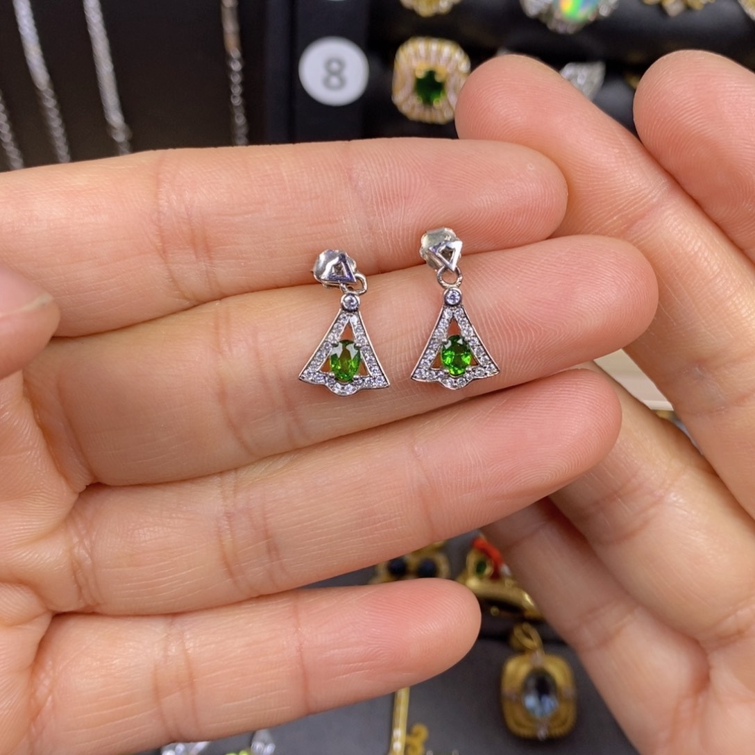 透辉石耳饰银S925镶嵌