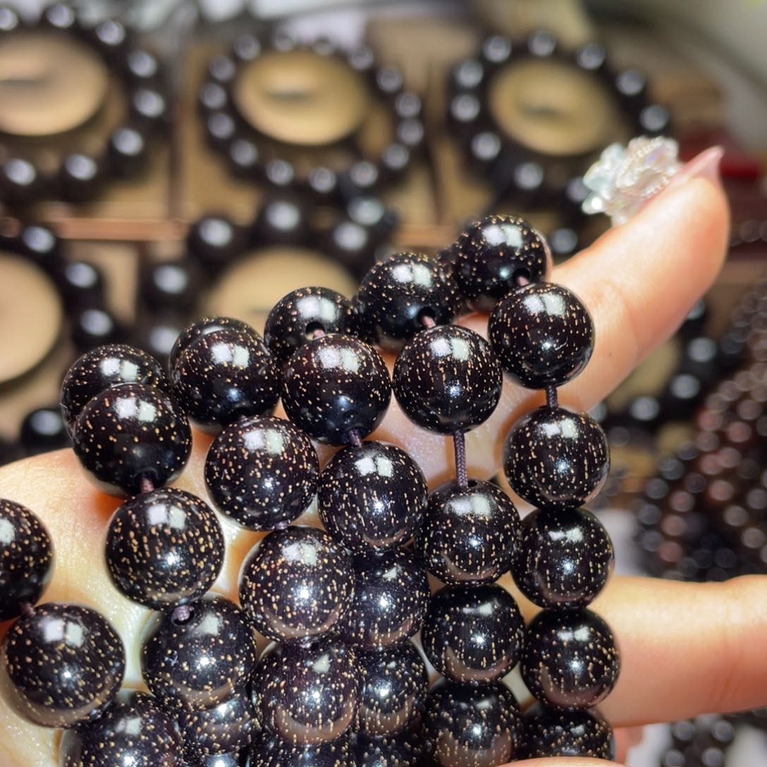 檀香紫檀（小叶紫檀）1.0 。108