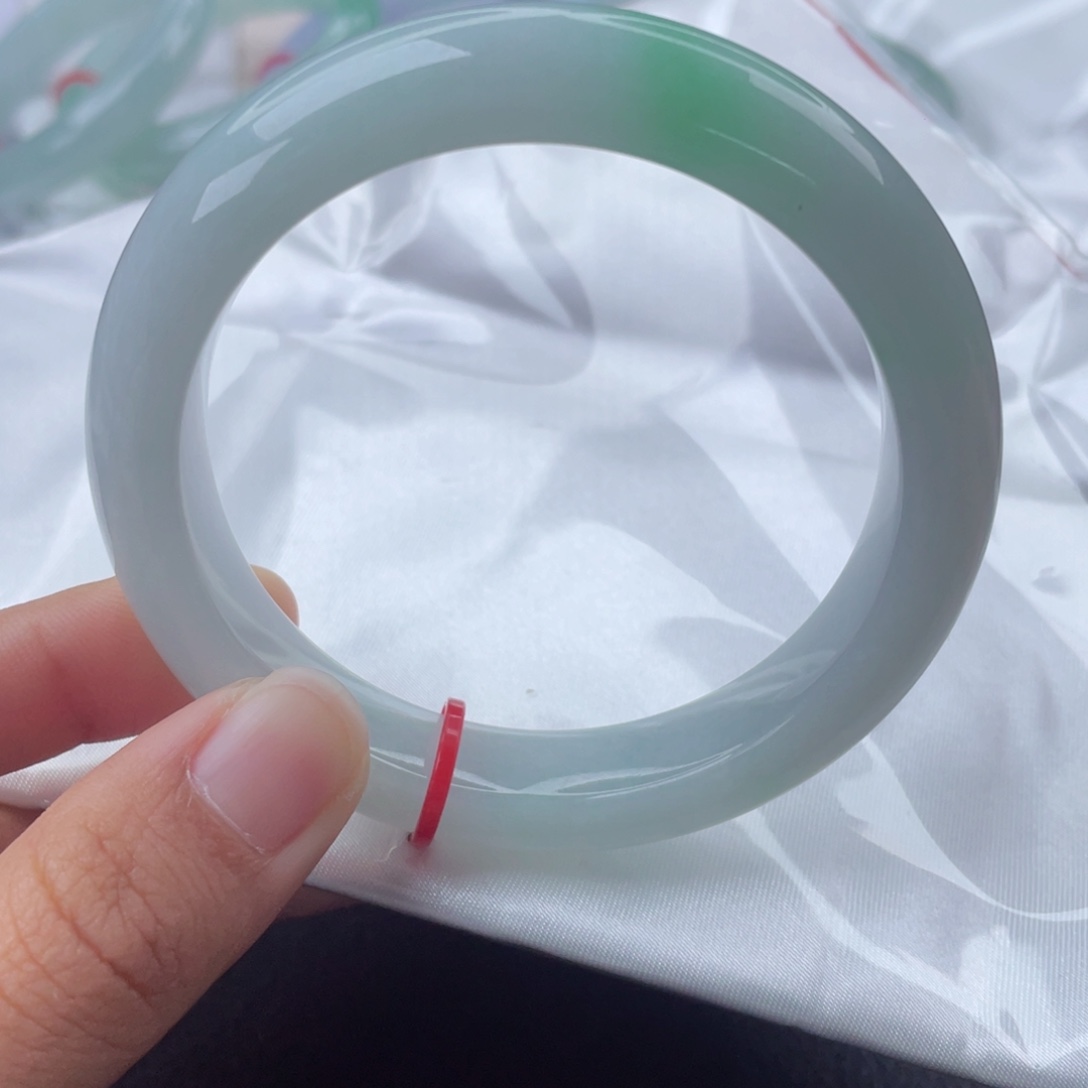 翡翠手镯未镶嵌56正圈