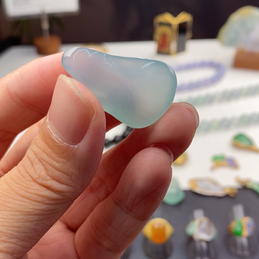 定制翡翠未镶嵌包工