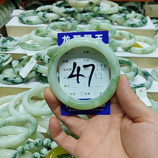 ！***透闪石-蛇纹石玉未镶嵌手镯