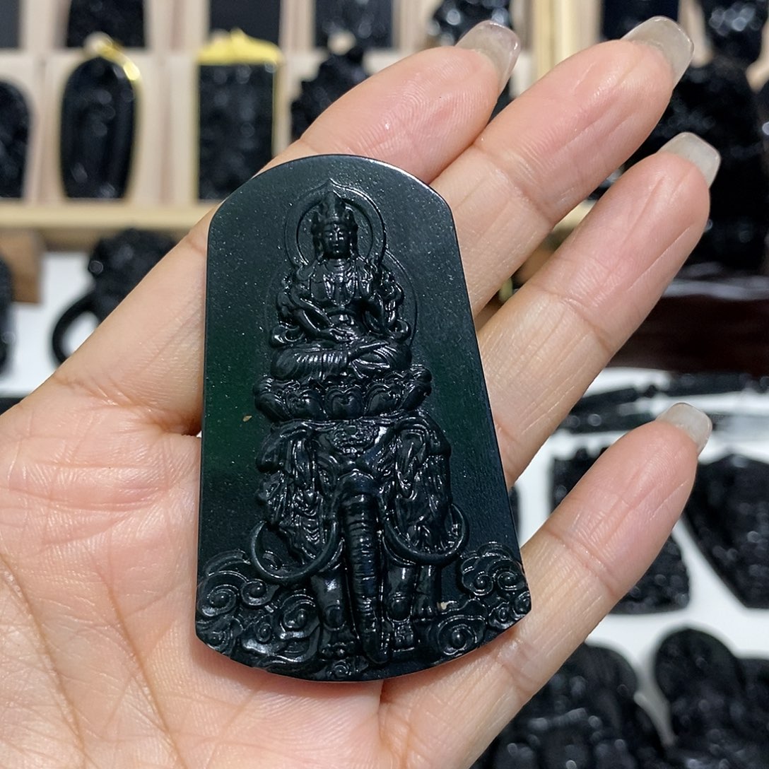 J***.岫玉未镶嵌纯天然岫玉颈饰