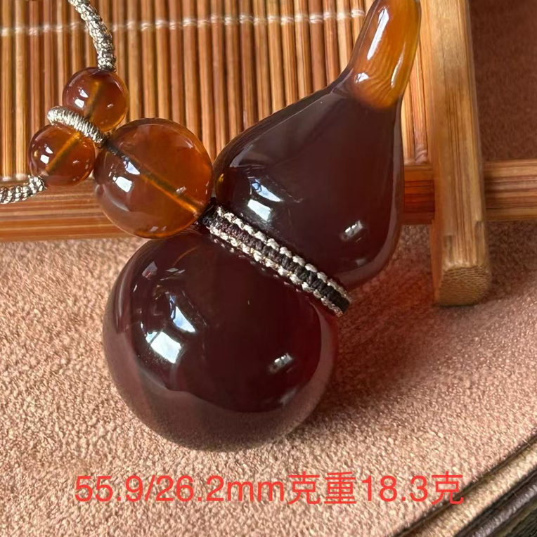 【萍姐珠宝】缅甸琥珀天然原矿精品特色棕红葫芦吊坠