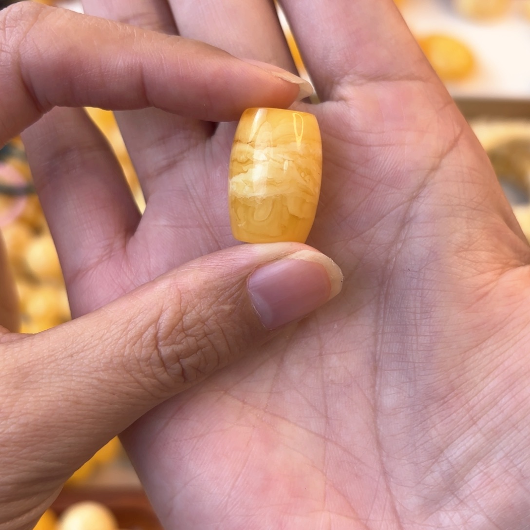 琥珀颈饰未镶嵌蜜蜡