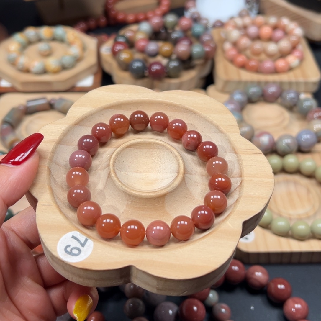 彩***鱼石英质玉未镶嵌手链87