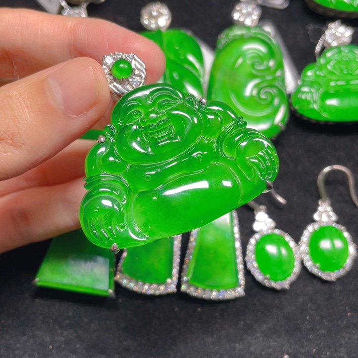 翡翠颈饰银S925镶嵌吊坠