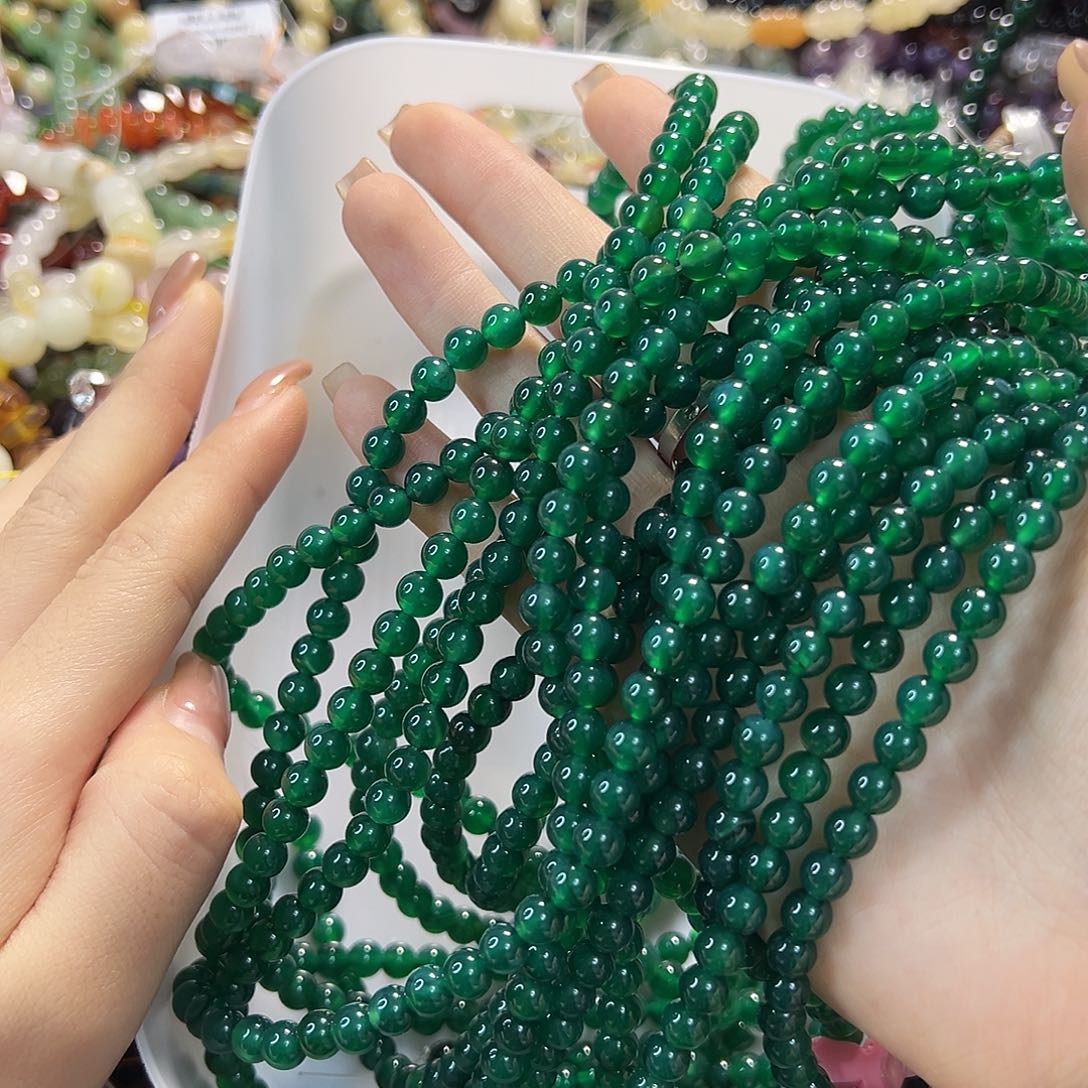 玛瑙/玉髓未镶嵌珠宝半成品菠菜绿玛瑙卡6一条