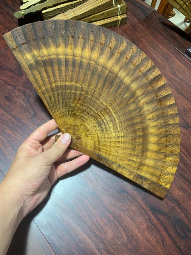 20cm满榴疤龙胆纹折扇自用收藏佳品