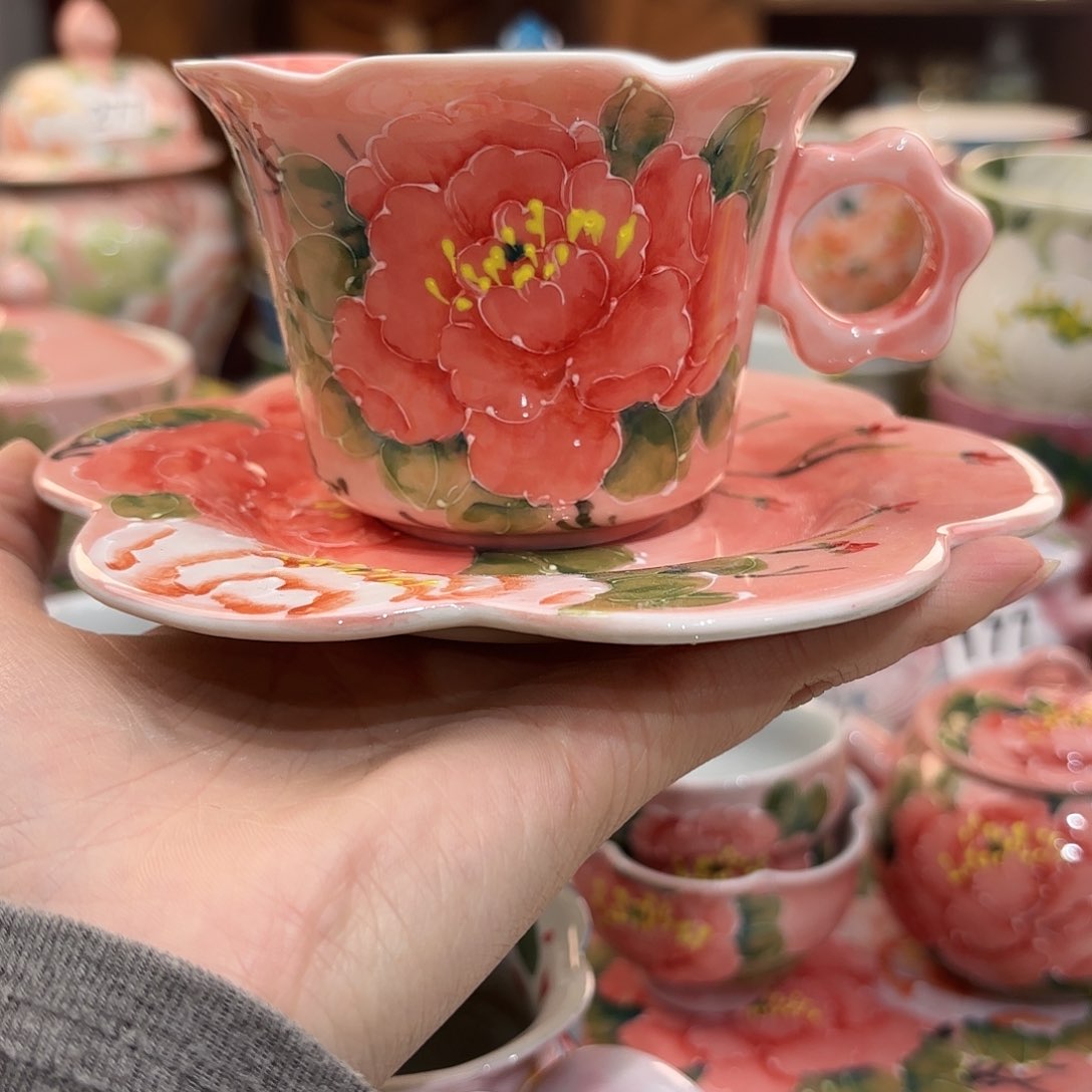 瓷片兔兔盖茨。兔兔