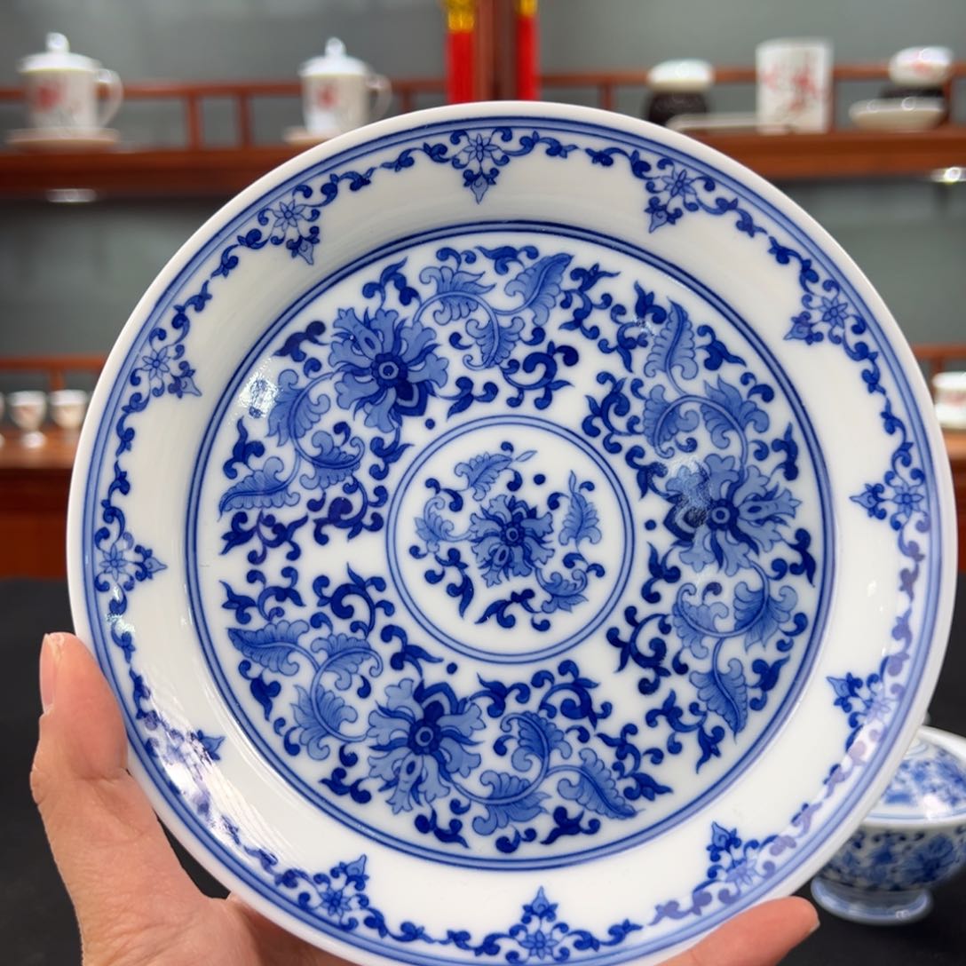 柴窑青花缠枝莲壶承