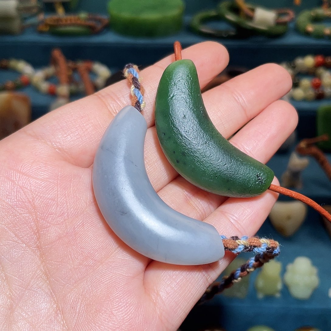 和田玉未镶嵌颈饰冰***瓜