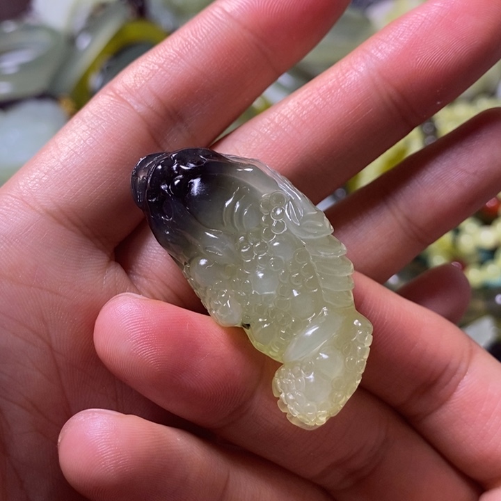 岫玉岫玉颈饰未镶嵌