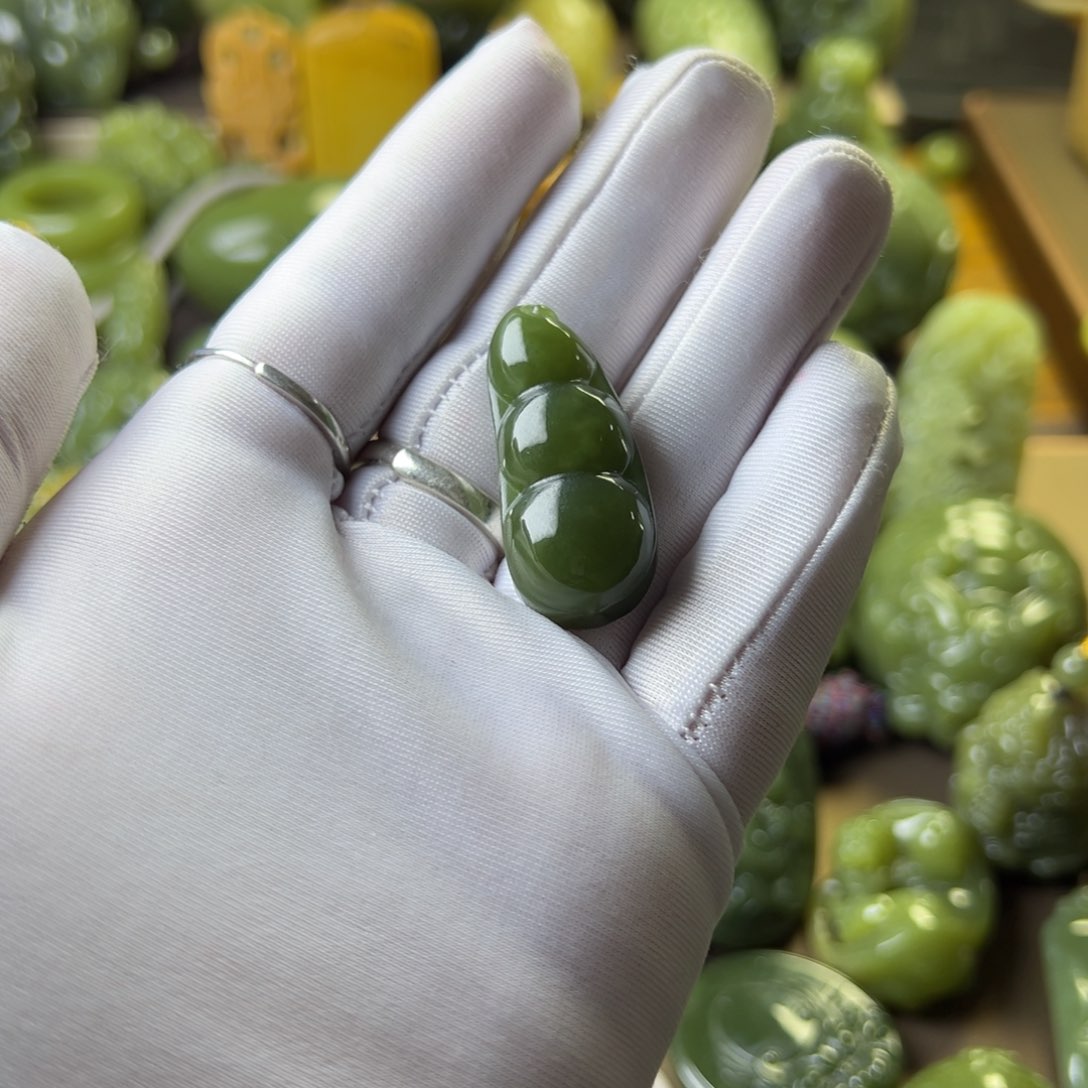 岫岩老玉（透闪石质玉）挂件未镶嵌大*