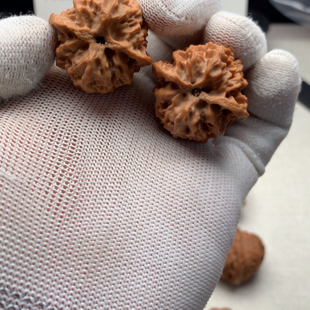 张***.文玩核桃吊坠34苹果园