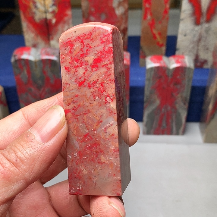 昌化石昌化鸡血石