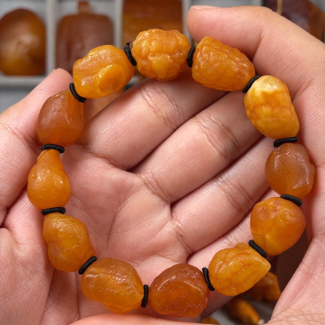 琥珀珠宝奇石未镶嵌