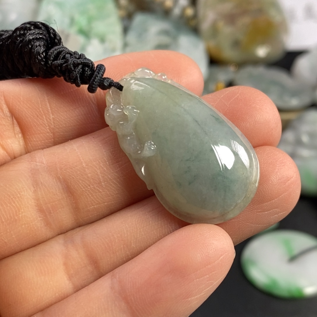 翡翠颈饰未镶嵌福瓜