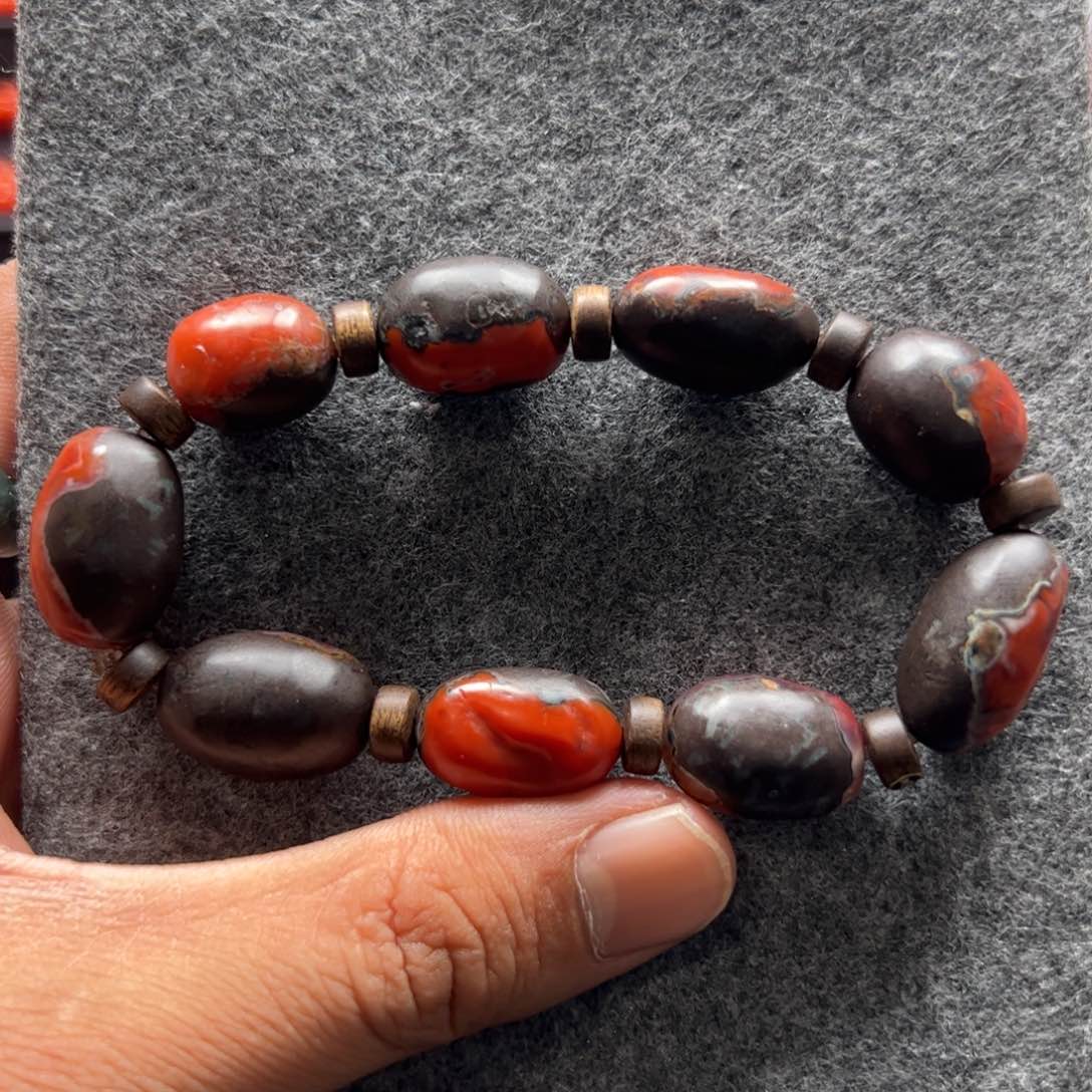 南红玛瑙未镶嵌随型枣核手串