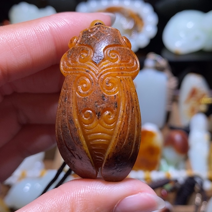 和田玉颈饰未镶嵌小****?