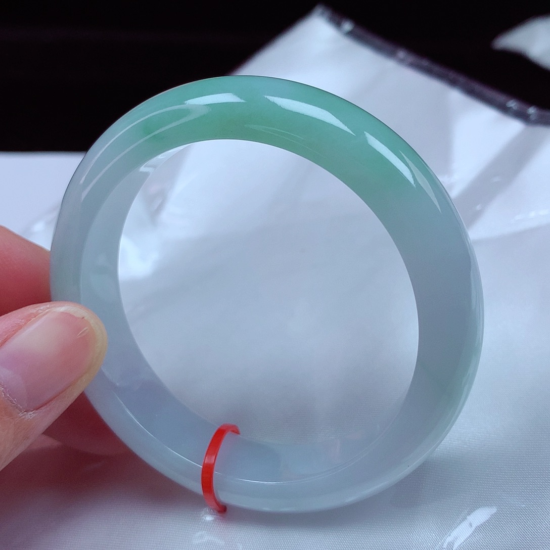 翡翠手镯未镶嵌53圈