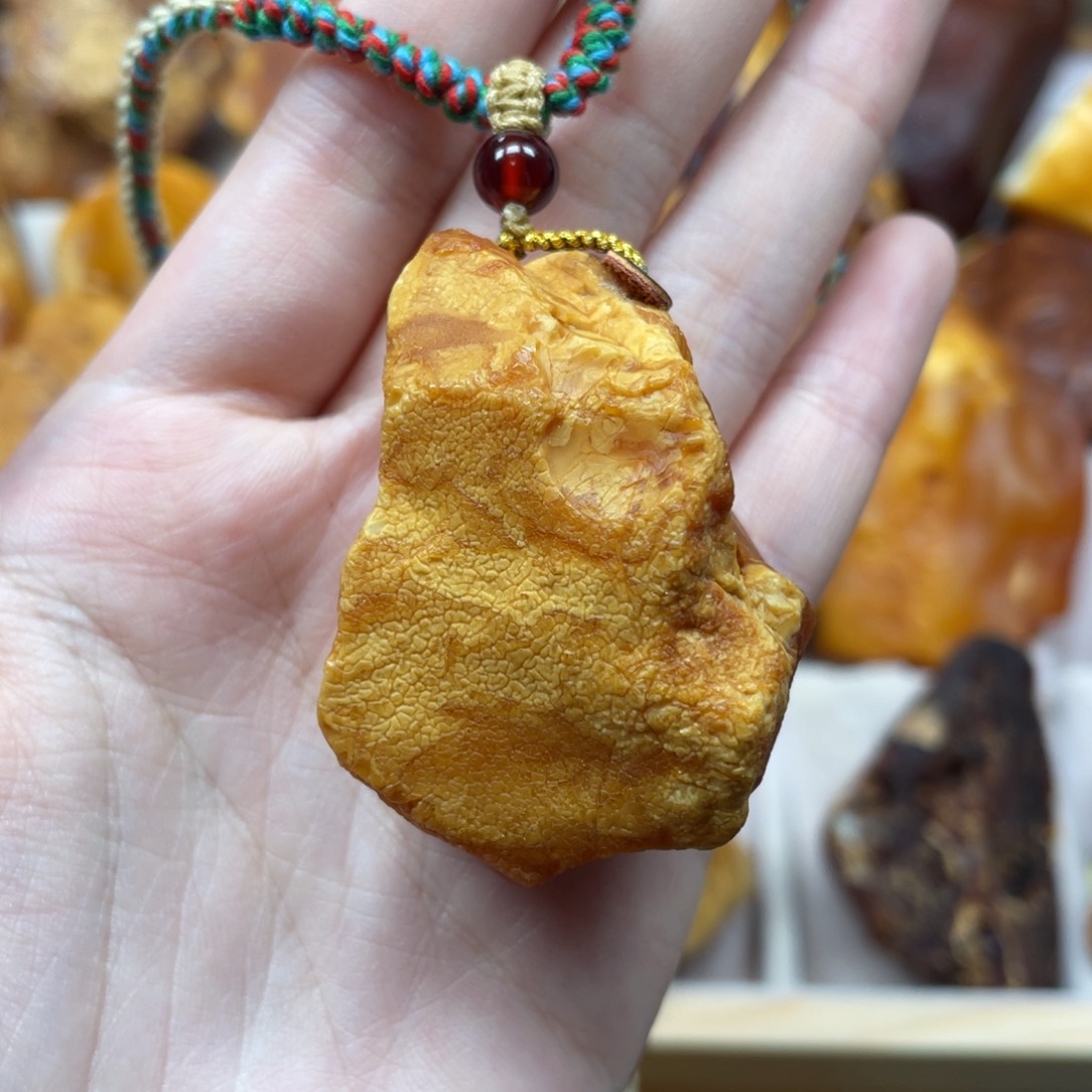 琥珀珠宝奇石未镶嵌