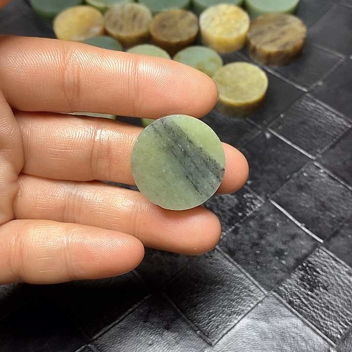 和田玉毛料未镶嵌山*