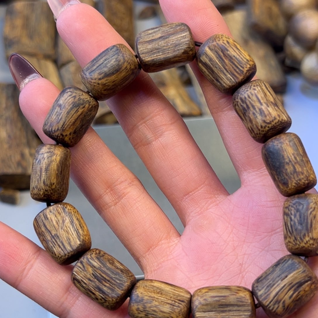 沉香沉香碎屑奇楠沉香老料1346614凹