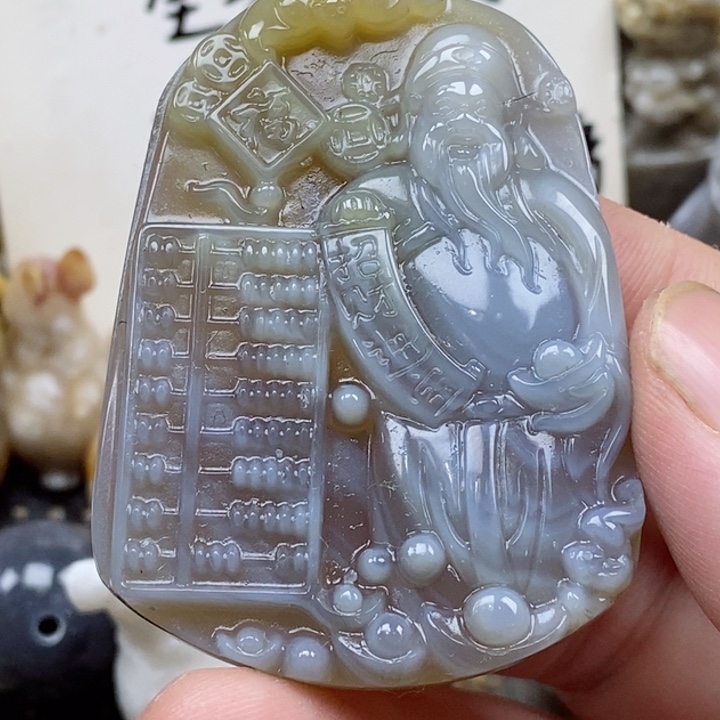 颈饰未镶嵌石英质玉