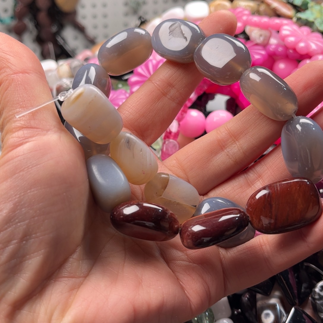 石英质玉珠宝奇石未镶嵌图 破一颗