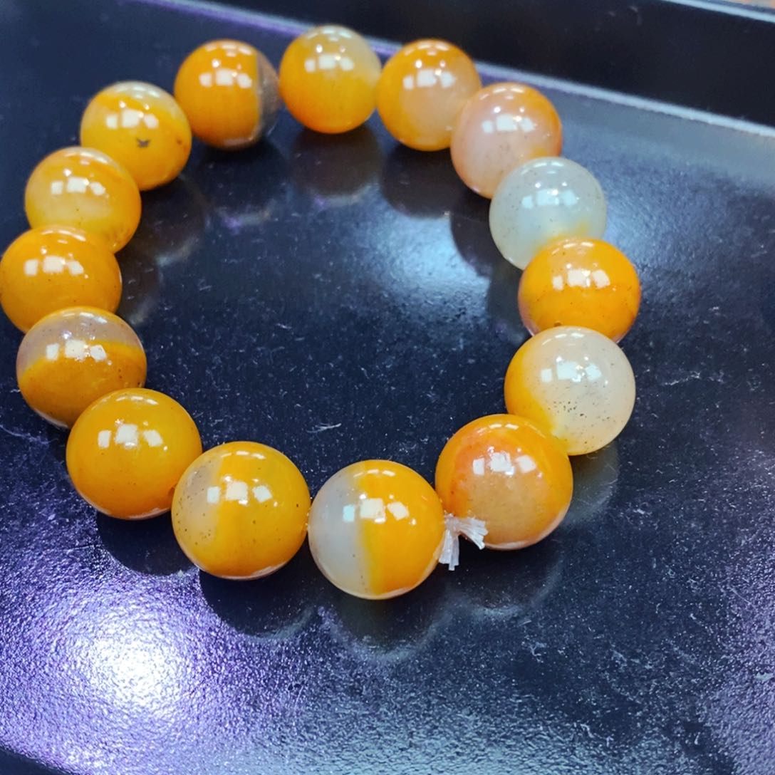 未镶嵌石英质玉（黄龙玉）项链