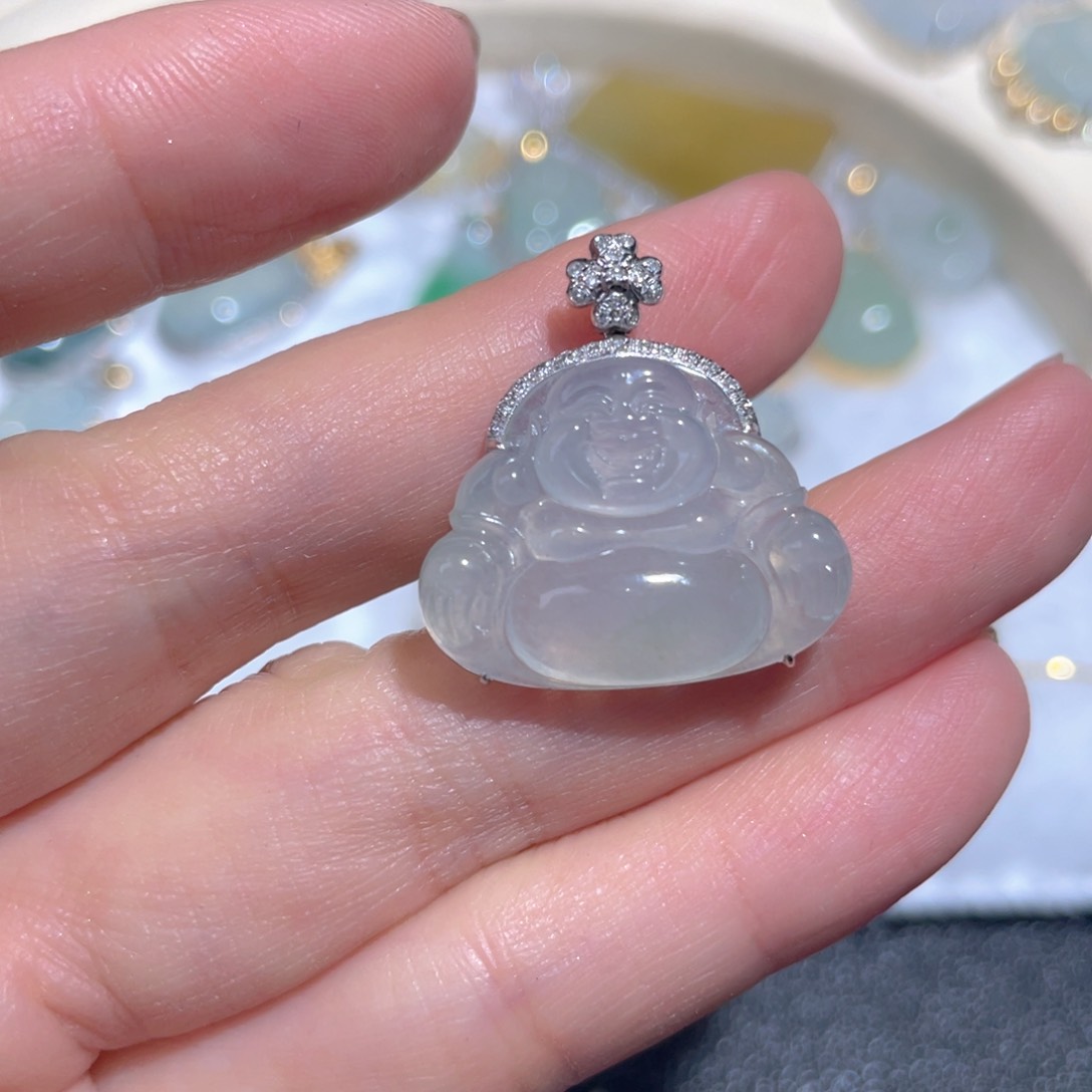 翡翠颈饰18K金镶嵌翡翠