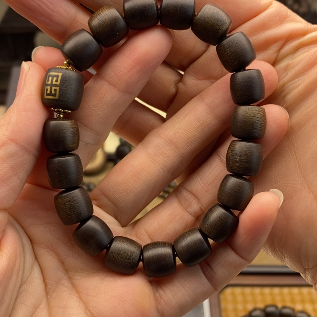 沉香手串小***撞越南芽庄白棋