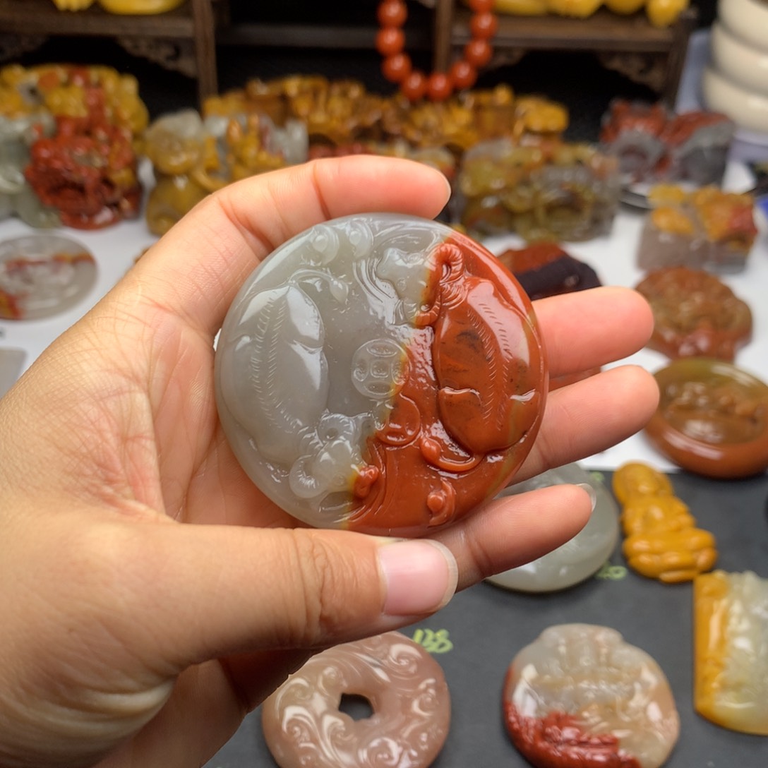 石英质玉（黄龙玉）挂件未镶嵌