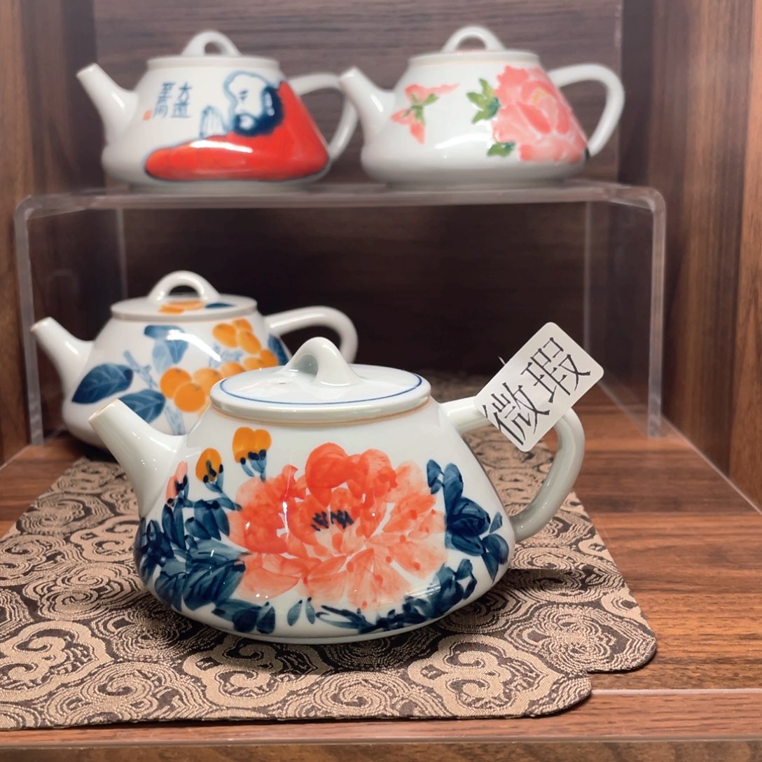 釉下手绘茶具微瑕