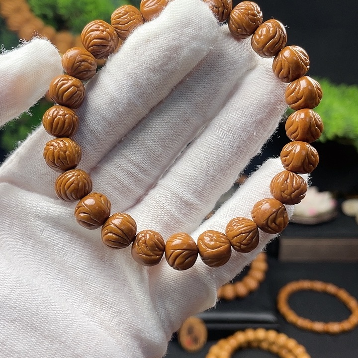 诺***树桃核吊坠秦岭龙纹桃核