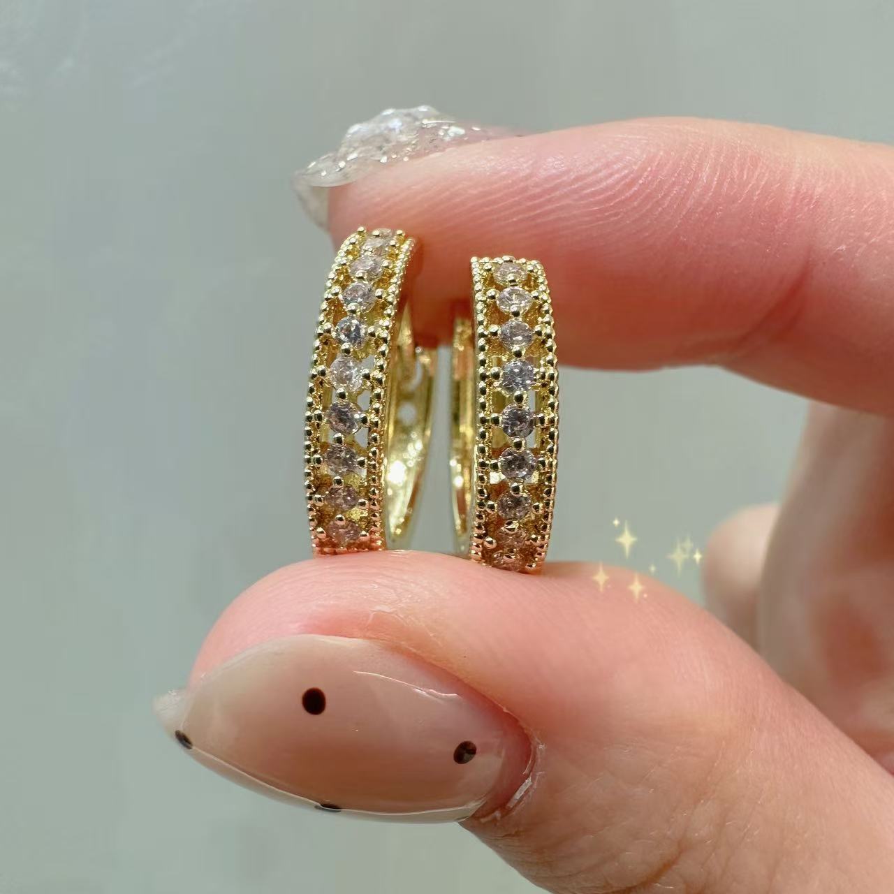 铜合金耳饰 一字排锆石耳扣气质轻奢时尚百搭法式小众简约个性