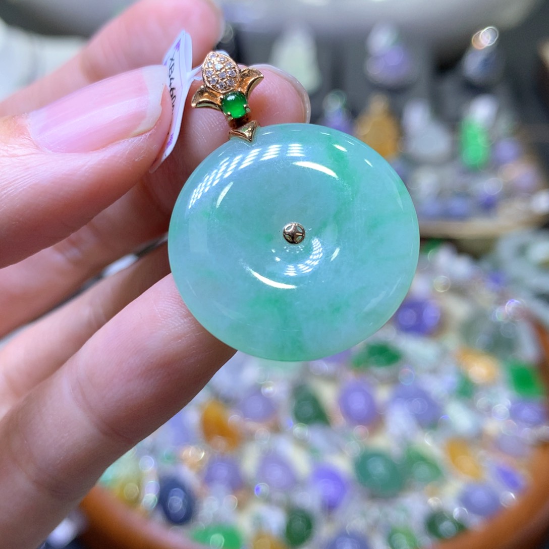 【闪购商品】翡翠颈饰18K金镶嵌翡翠吊坠项链