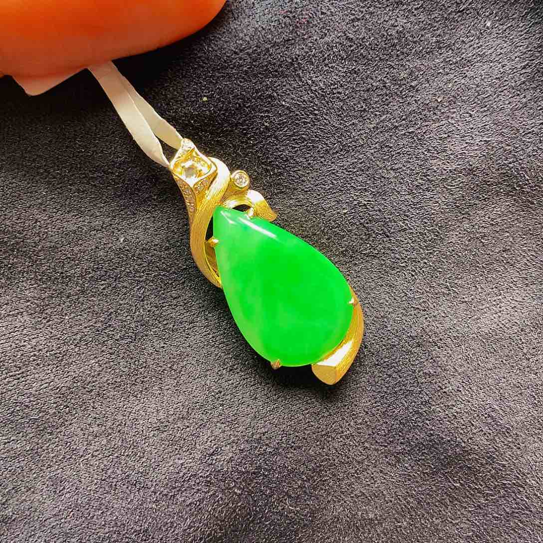 翡翠颈饰18K金镶嵌上新