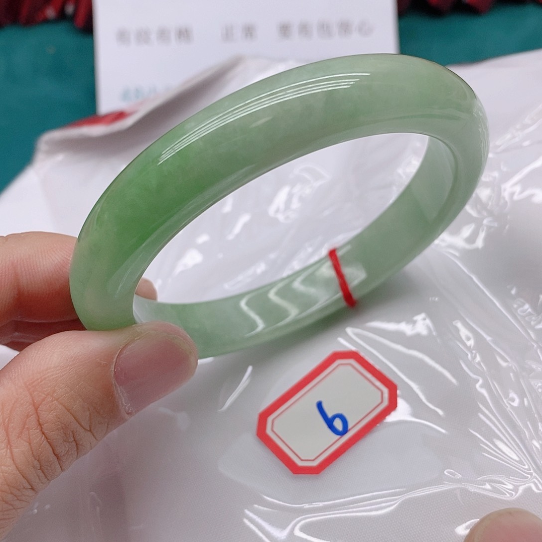 翡翠手镯未镶嵌0666666666