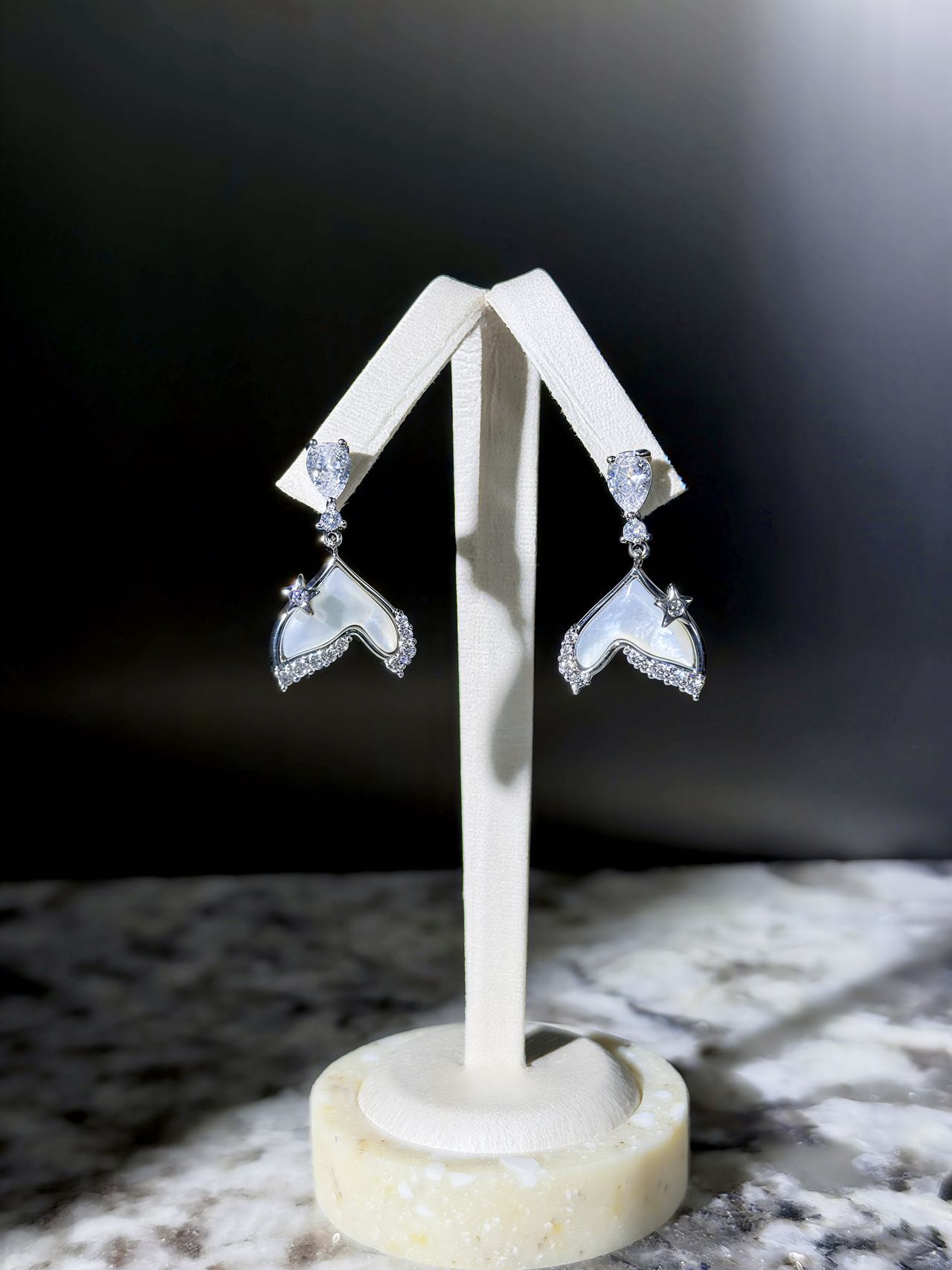 合金耳饰 [海之尾]炫白间钻美人鱼尾耳环xe20114