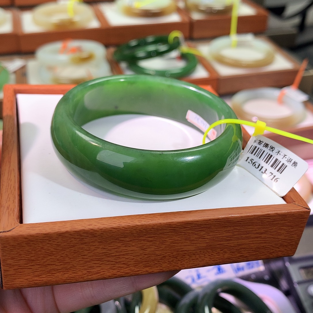 和田玉未镶嵌手镯13 俄碧大宽版56.57