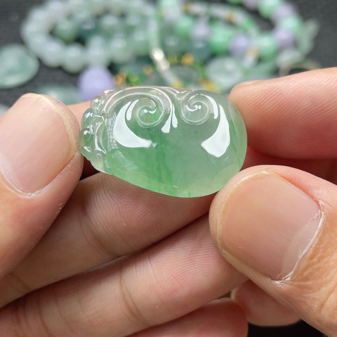 @***K翡翠未镶嵌颈饰翡翠