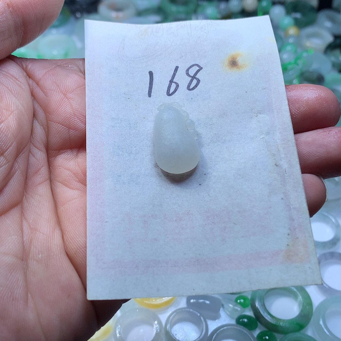 定制翡翠未镶嵌翡翠