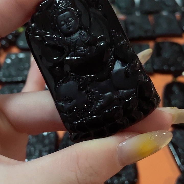 翡翠颈饰未镶嵌飘*