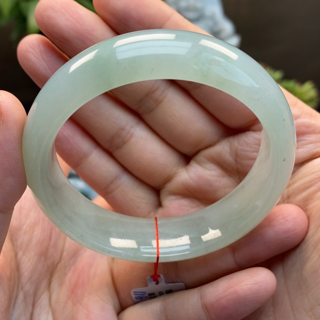 翡翠手镯未镶嵌天然