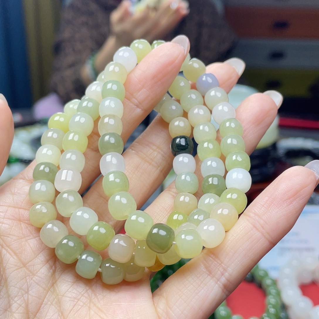 未镶嵌手链和田玉拍一发一，多样性发货。