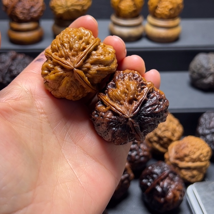 媒***哥把件文玩核桃L九五 40