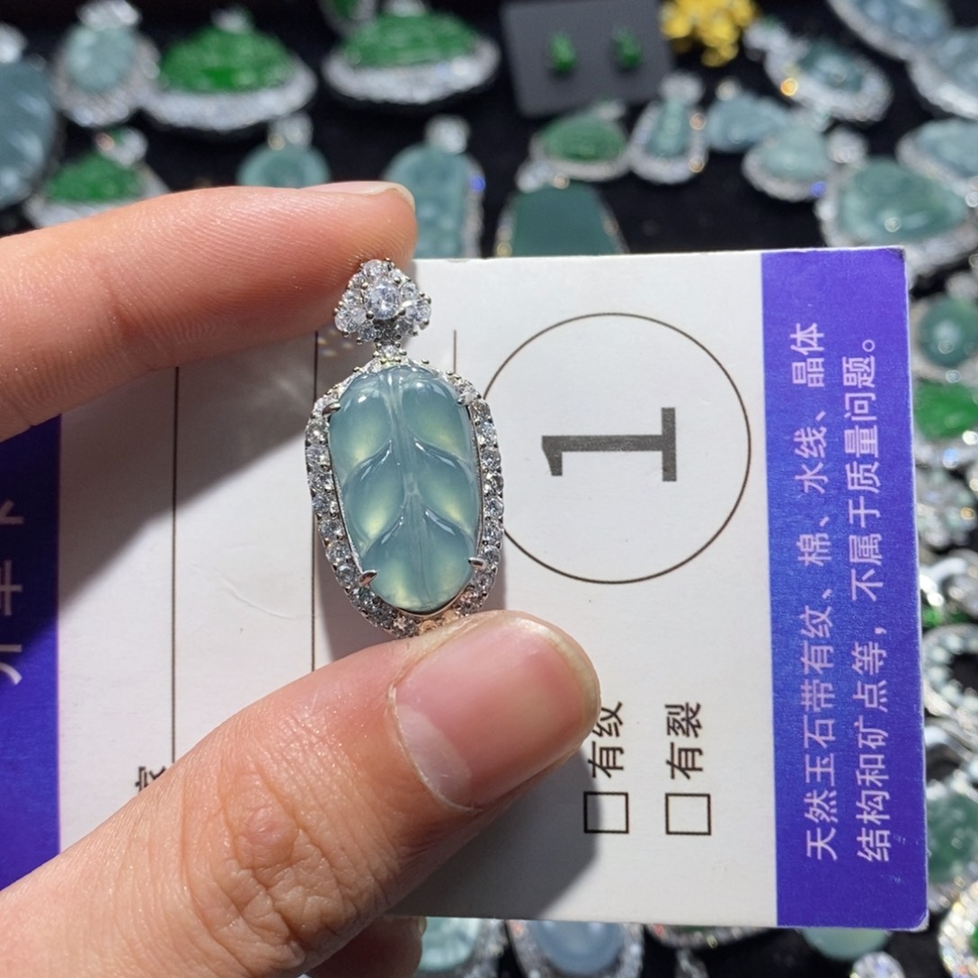 翡翠未镶嵌颈饰翡翠