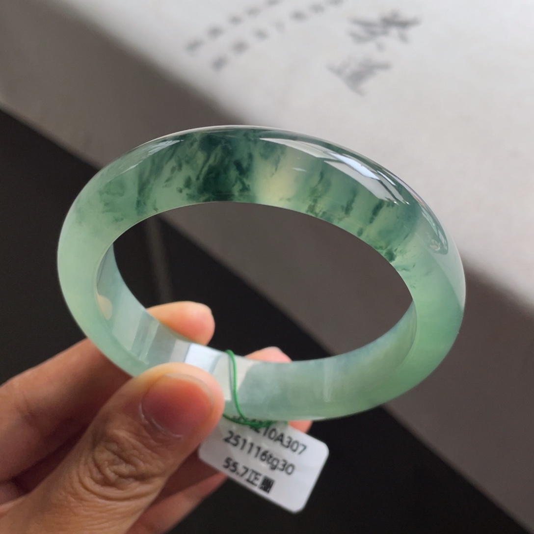 翡翠未镶嵌手镯冰胶起光飘花手镯【强推】有包容